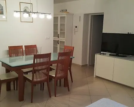 松树公寓